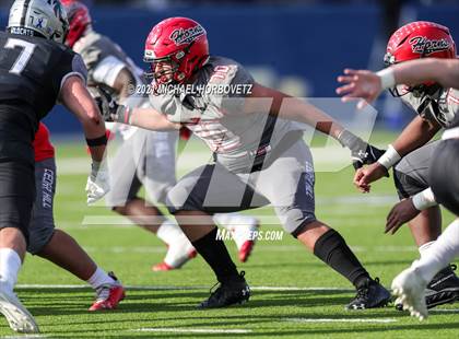 Thumbnail 2 in Guyer vs. Cedar Hill (UIL 6A Division 2 Semifinal) photogallery.