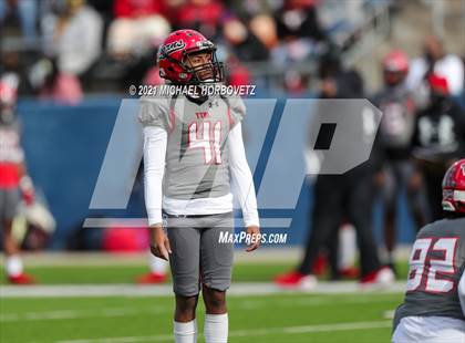 Thumbnail 2 in Guyer vs. Cedar Hill (UIL 6A Division 2 Semifinal) photogallery.