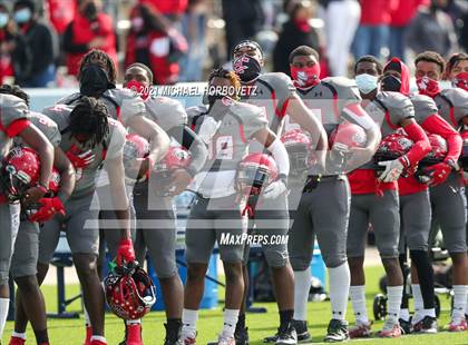 Thumbnail 3 in Guyer vs. Cedar Hill (UIL 6A Division 2 Semifinal) photogallery.