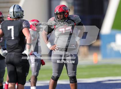 Thumbnail 2 in Guyer vs. Cedar Hill (UIL 6A Division 2 Semifinal) photogallery.