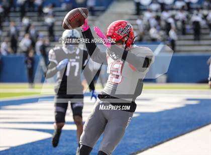 Thumbnail 1 in Guyer vs. Cedar Hill (UIL 6A Division 2 Semifinal) photogallery.