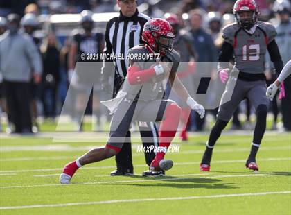Thumbnail 1 in Guyer vs. Cedar Hill (UIL 6A Division 2 Semifinal) photogallery.