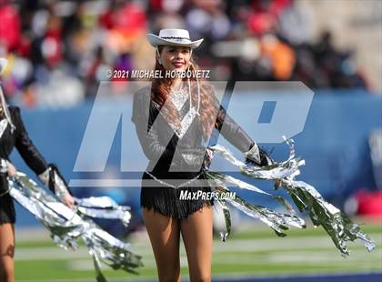 Thumbnail 1 in Guyer vs. Cedar Hill (UIL 6A Division 2 Semifinal) photogallery.