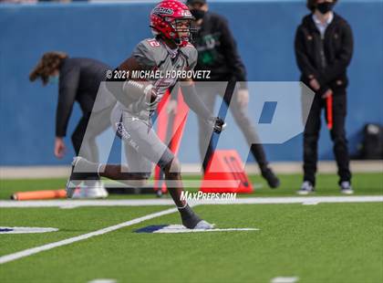 Thumbnail 2 in Guyer vs. Cedar Hill (UIL 6A Division 2 Semifinal) photogallery.