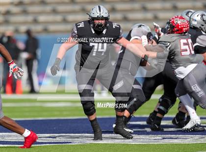 Thumbnail 3 in Guyer vs. Cedar Hill (UIL 6A Division 2 Semifinal) photogallery.