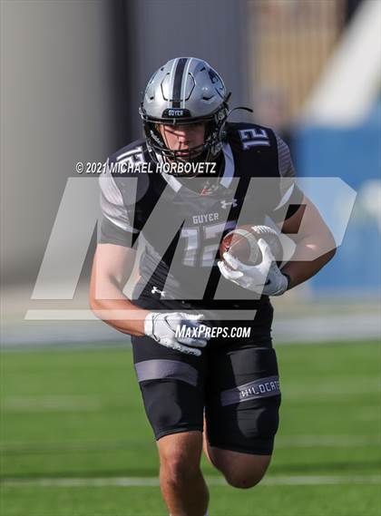 Thumbnail 2 in Guyer vs. Cedar Hill (UIL 6A Division 2 Semifinal) photogallery.