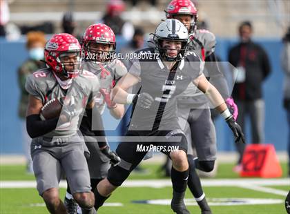 Thumbnail 1 in Guyer vs. Cedar Hill (UIL 6A Division 2 Semifinal) photogallery.