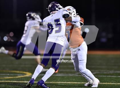 Thumbnail 3 in Graham-Kapowsin vs. Lake Stevens (WIAA 4A Final)  photogallery.