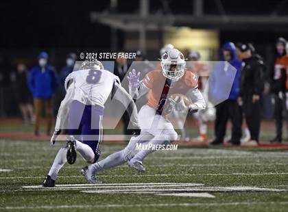 Thumbnail 1 in Graham-Kapowsin vs. Lake Stevens (WIAA 4A Final)  photogallery.