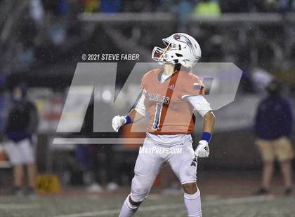 Thumbnail 2 in Graham-Kapowsin vs. Lake Stevens (WIAA 4A Final)  photogallery.