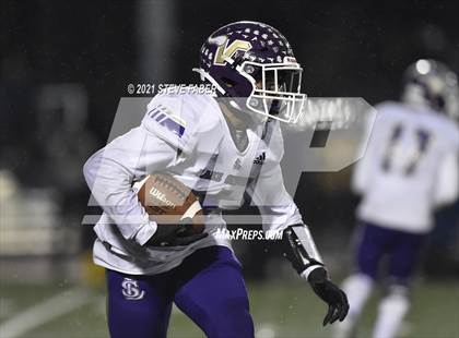 Thumbnail 3 in Graham-Kapowsin vs. Lake Stevens (WIAA 4A Final)  photogallery.