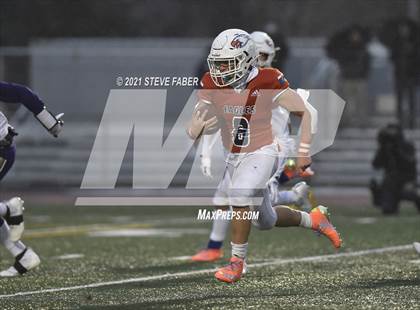 Thumbnail 1 in Graham-Kapowsin vs. Lake Stevens (WIAA 4A Final)  photogallery.