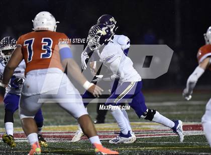 Thumbnail 1 in Graham-Kapowsin vs. Lake Stevens (WIAA 4A Final)  photogallery.