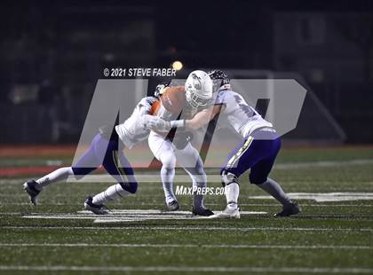 Thumbnail 1 in Graham-Kapowsin vs. Lake Stevens (WIAA 4A Final)  photogallery.