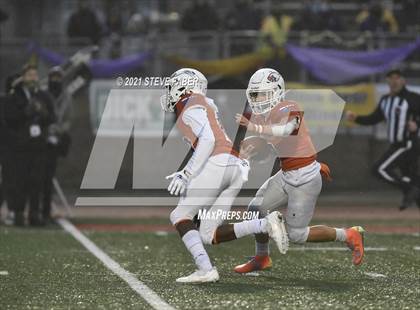 Thumbnail 3 in Graham-Kapowsin vs. Lake Stevens (WIAA 4A Final)  photogallery.