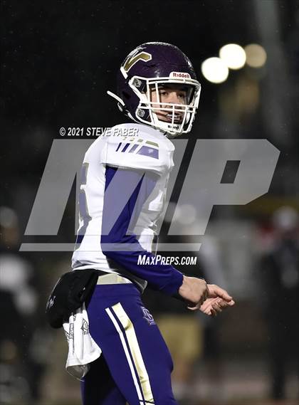 Thumbnail 2 in Graham-Kapowsin vs. Lake Stevens (WIAA 4A Final)  photogallery.