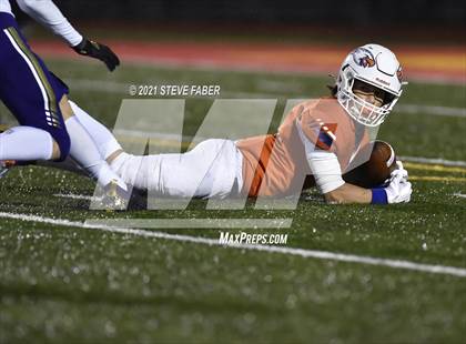 Thumbnail 3 in Graham-Kapowsin vs. Lake Stevens (WIAA 4A Final)  photogallery.