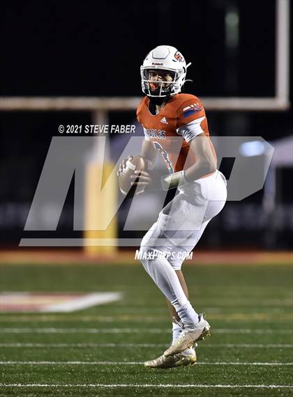 Thumbnail 1 in Graham-Kapowsin vs. Lake Stevens (WIAA 4A Final)  photogallery.