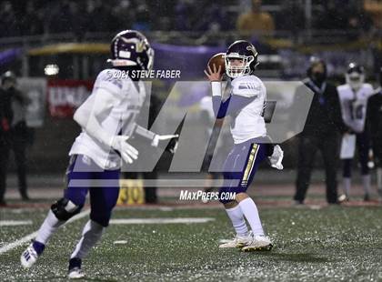 Thumbnail 1 in Graham-Kapowsin vs. Lake Stevens (WIAA 4A Final)  photogallery.