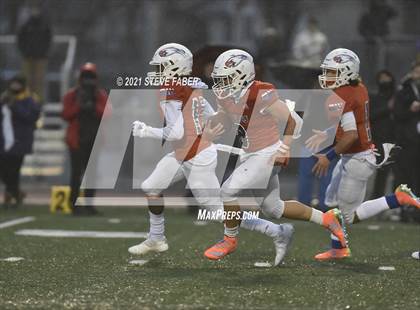 Thumbnail 2 in Graham-Kapowsin vs. Lake Stevens (WIAA 4A Final)  photogallery.