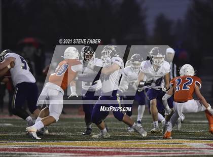 Thumbnail 2 in Graham-Kapowsin vs. Lake Stevens (WIAA 4A Final)  photogallery.
