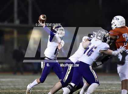 Thumbnail 1 in Graham-Kapowsin vs. Lake Stevens (WIAA 4A Final)  photogallery.