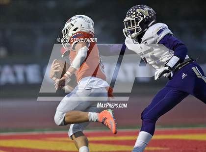 Thumbnail 3 in Graham-Kapowsin vs. Lake Stevens (WIAA 4A Final)  photogallery.
