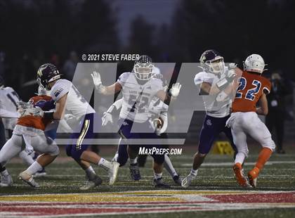 Thumbnail 3 in Graham-Kapowsin vs. Lake Stevens (WIAA 4A Final)  photogallery.