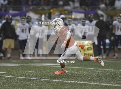 Thumbnail 3 in Graham-Kapowsin vs. Lake Stevens (WIAA 4A Final)  photogallery.