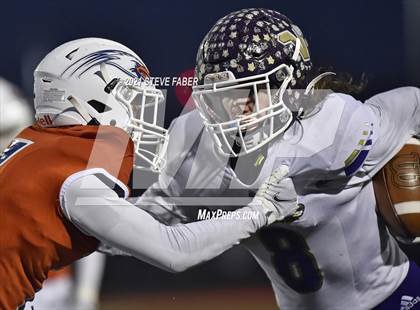 Thumbnail 3 in Graham-Kapowsin vs. Lake Stevens (WIAA 4A Final)  photogallery.