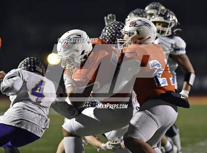 Thumbnail 1 in Graham-Kapowsin vs. Lake Stevens (WIAA 4A Final)  photogallery.