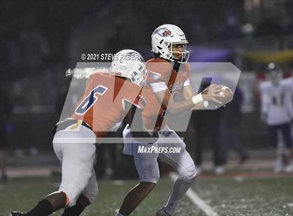 Thumbnail 3 in Graham-Kapowsin vs. Lake Stevens (WIAA 4A Final)  photogallery.