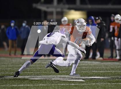 Thumbnail 2 in Graham-Kapowsin vs. Lake Stevens (WIAA 4A Final)  photogallery.