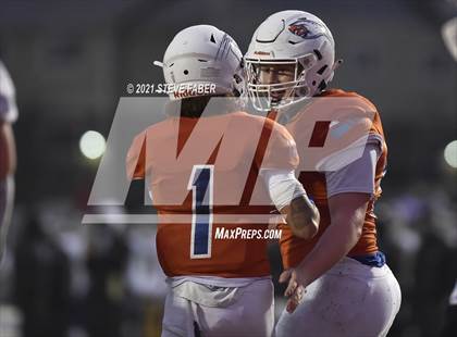 Thumbnail 1 in Graham-Kapowsin vs. Lake Stevens (WIAA 4A Final)  photogallery.
