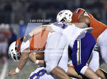 Thumbnail 2 in Graham-Kapowsin vs. Lake Stevens (WIAA 4A Final)  photogallery.