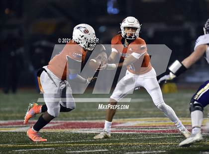 Thumbnail 3 in Graham-Kapowsin vs. Lake Stevens (WIAA 4A Final)  photogallery.