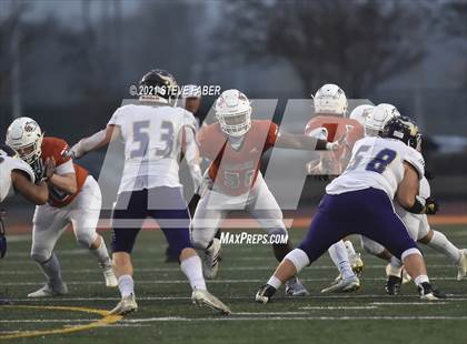 Thumbnail 2 in Graham-Kapowsin vs. Lake Stevens (WIAA 4A Final)  photogallery.