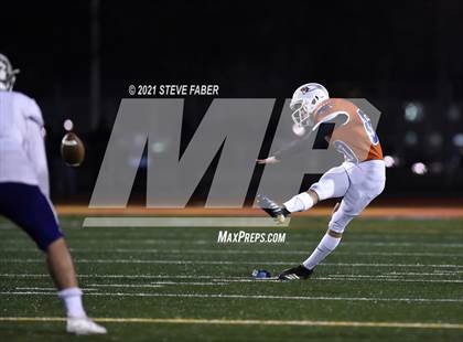 Thumbnail 2 in Graham-Kapowsin vs. Lake Stevens (WIAA 4A Final)  photogallery.