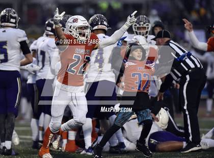 Thumbnail 2 in Graham-Kapowsin vs. Lake Stevens (WIAA 4A Final)  photogallery.