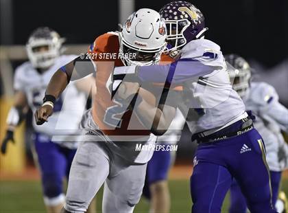 Thumbnail 1 in Graham-Kapowsin vs. Lake Stevens (WIAA 4A Final)  photogallery.