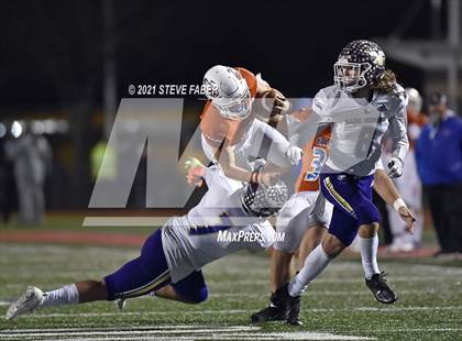 Thumbnail 3 in Graham-Kapowsin vs. Lake Stevens (WIAA 4A Final)  photogallery.