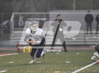 Thumbnail 1 in Graham-Kapowsin vs. Lake Stevens (WIAA 4A Final)  photogallery.