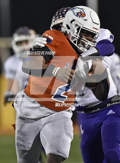Thumbnail 2 in Graham-Kapowsin vs. Lake Stevens (WIAA 4A Final)  photogallery.