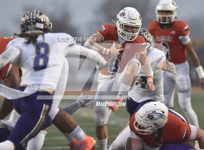 Thumbnail 1 in Graham-Kapowsin vs. Lake Stevens (WIAA 4A Final)  photogallery.