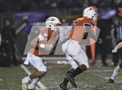 Thumbnail 1 in Graham-Kapowsin vs. Lake Stevens (WIAA 4A Final)  photogallery.