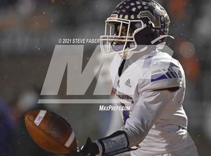 Thumbnail 3 in Graham-Kapowsin vs. Lake Stevens (WIAA 4A Final)  photogallery.