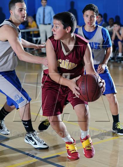 Thumbnail 1 in Burbank vs. La Canada (Burbank Tournament) photogallery.