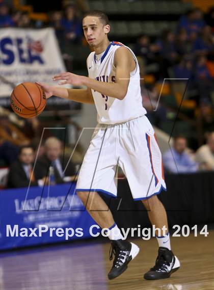 Thumbnail 1 in New York Mills vs. Moriah (NYSPHSAA Class D Semifinal) photogallery.