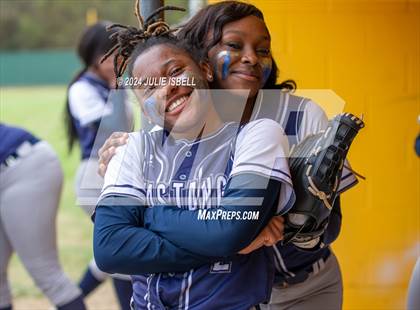 Thumbnail 3 in West Orange Stark vs Evadale @ Evadale Tournament  photogallery.