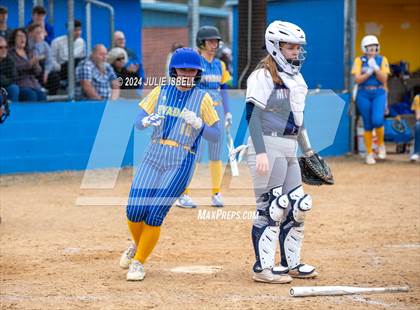 Thumbnail 2 in West Orange Stark vs Evadale @ Evadale Tournament  photogallery.